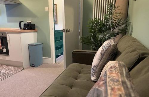 Chorlton-cum-Hardy Apartment | Chorlton Stylish & Convenient