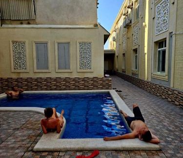 Bukhara Hotel | Chorminor 1 min to Old Town Free Dinner