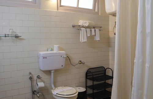 Dibrugarh Villa | Chowkidinghee Heritage Chang Bungalow