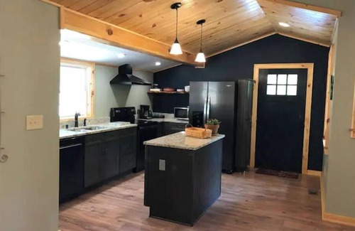 Pickens Cabin | Christy's Creekside Cabin - calm, cozy, comfort
