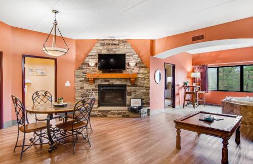 Wisconsin Dells Apartment | Chula Vista Resort 2217 and 2219