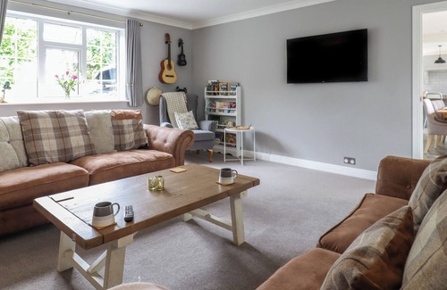 Hepworth Cottage | CHURCH COTTAGE, pet friendly, with open fire in Barningham, Suffolk