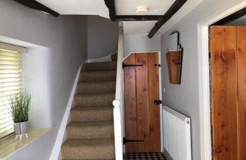 Hatherleigh House | Church View - c. 1750 cosy character cob cottage.