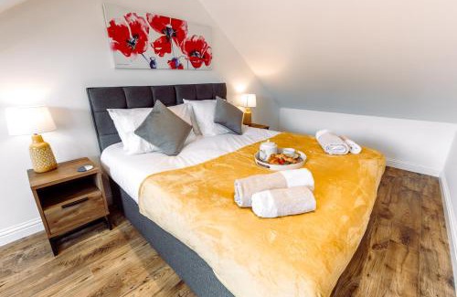 Exeter House | Chute House 4 Bed House Private Garden City Ccenter