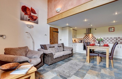 Tiverton House | Cider Pound - Two Bedroom Cottage, Sleeps 4