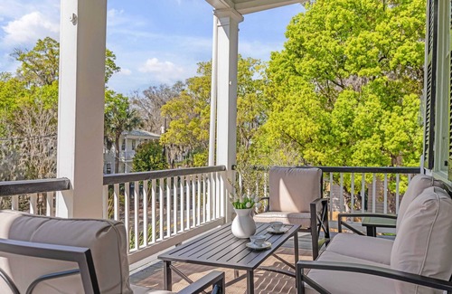 The Old Commons House | Circa 1785- Whole Hotel!