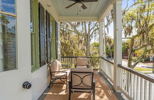 The Old Commons House | Circa 1785- Whole Hotel!