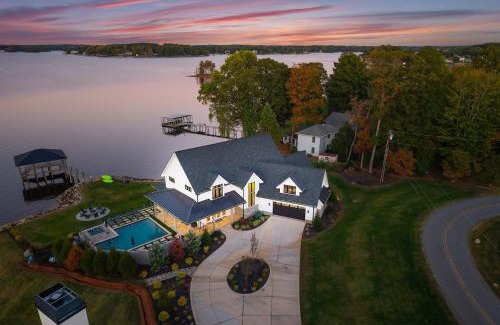 Denver House | Circle Hollow