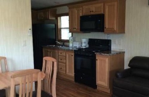 Bausman Resort | Circle M Camping Resort Screened Park Model