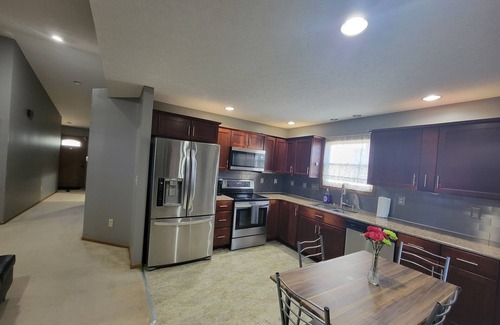 Summit Station House | Circle of Comfort 3-bedroom house in Columbus with WiFi, AC