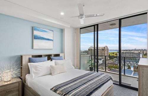 Wollongong Apartment | City Beach Escape - Wollongong Waterside Serenity