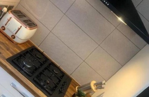 Hull Old Town Apartment | City Centre Luxury Triplex Apartment Sleeps 6