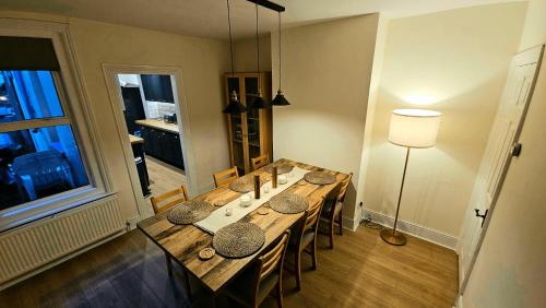 Canterbury House | City Centre with Hot Tub - 3 Bed