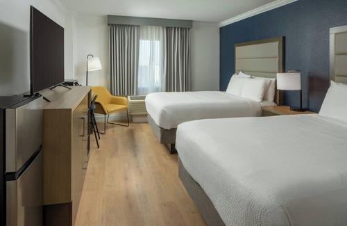 Read Boulevard East Hotel | City Express by Marriott New Orleans 1-10