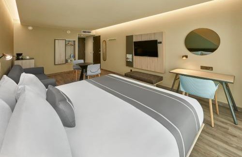 San Luis Potosi Hotel | City Express Plus by Marriott San Luis Potosi