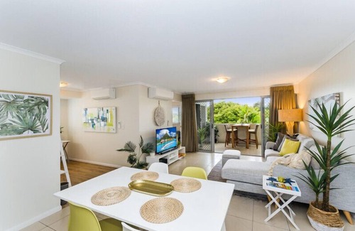 Townsville Apartment | City Stadium Apartment on the riverfront