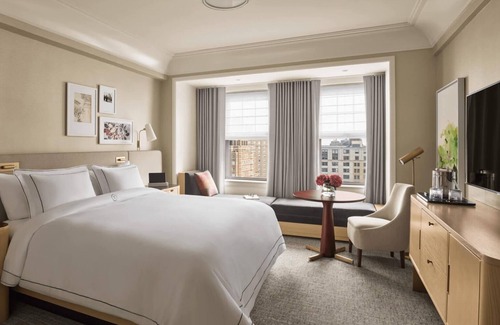 Back Bay East Hotel | City View King At The Newbury Boston!
