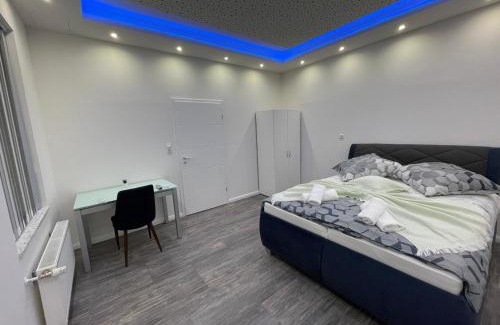 Neumuenster House | CityGlückNms - Direkt am Bahnhof und Einkaufszentrum