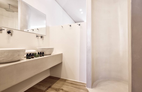 Adamas Hotel | Civitas Milos