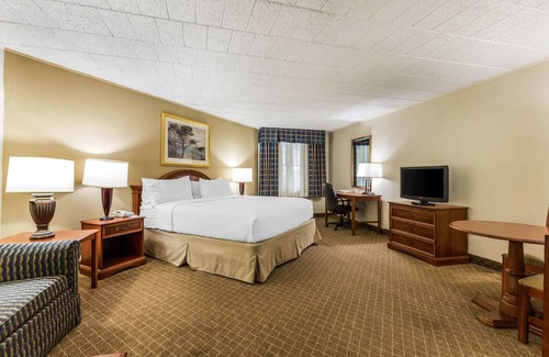 Frederick Hotel | Clarion Inn Frederick Event Center