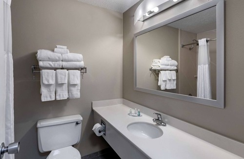 Sheffield Hotel | Clarion Inn Sheffield Muscle Shoals