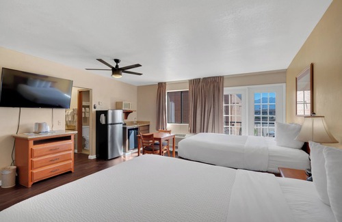 Sierra Vista Hotel | Clarion Inn