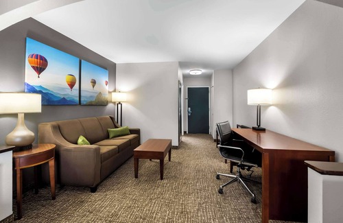 Apex Hotel | Clarion Pointe Apex – Holly Springs