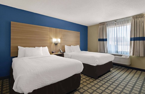 Normal Hotel | Clarion Pointe Bloomington – Normal near I-55 and University