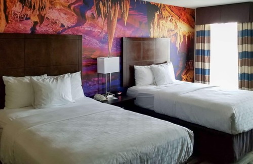 Corydon Hotel | Clarion Pointe Corydon