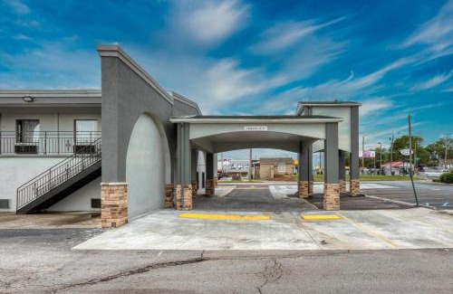 Decatur Hotel | Clarion Pointe Decatur Downtown