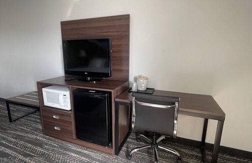 Dillard Hotel | Clarion Pointe-Dillard near Blue Ridge Mountains