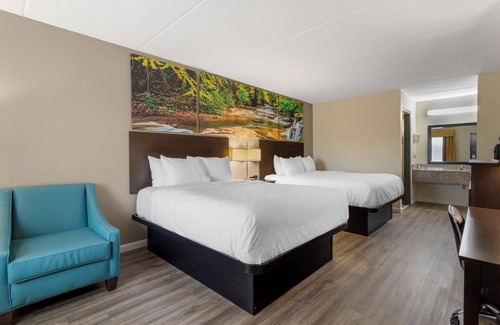 Kimball Hotel | Clarion Pointe Kimball By Choice Hotels