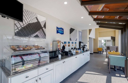 McDonough Hotel | Clarion Pointe McDonough