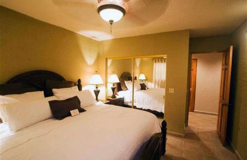 French Harbour Hotel | Clarion Suites Roatan at Pineapple Villas