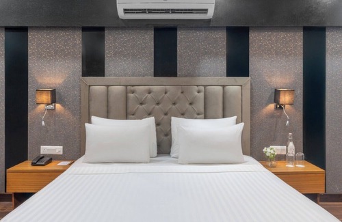 Ghaziabad Hotel | Clark Inn Express Rajnagar