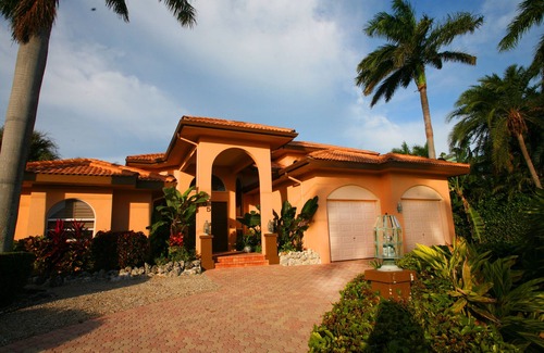 Coury House | Classic house in the BEST KCB location - Immediate access to open ocean and bay