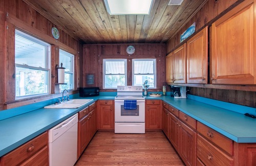 South Carolina Lowcountry House | Classic Second Row Home w/Ocean Views & Direct Beach Access; CableTV/WiFi