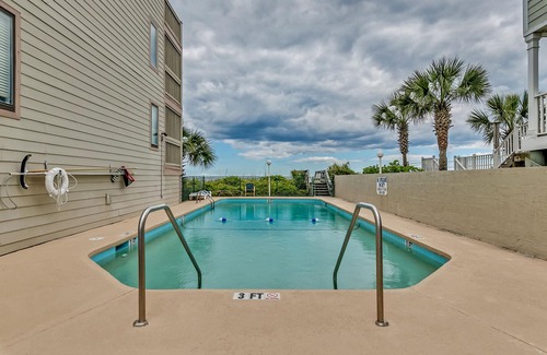 Surfside Beach Condo | Classy, Clean & Elegant Oceanfront 'Penthouse' ~
