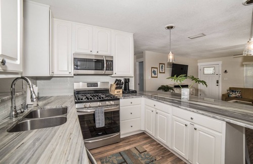 Clearwater House | Classy & Clean Pet Friendly