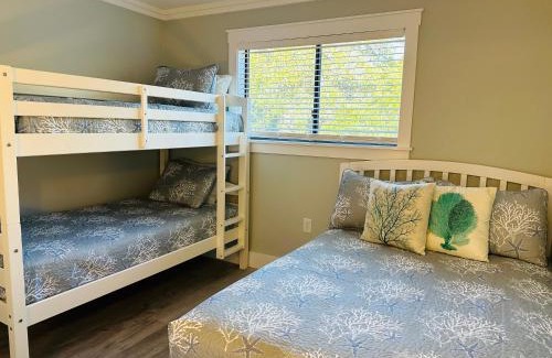 Palmetto Dunes Apartment | Classy Coastal - Boardwalk to the Beach, 3 pools, Tennis