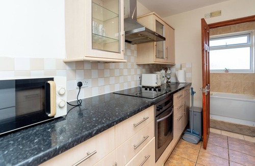 Eastleigh Apartment | Classy Home near Southampton Airport -Free parking