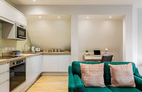 West Cliff Apartment | Classy Seaside 1-Bed Apt w/Free Gym & Parking