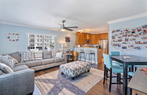 Belle Vista Condo | Classy Updated Condo | Steps from the Beach