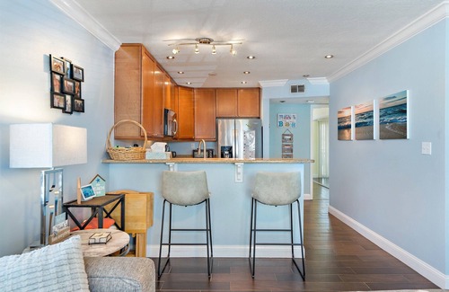 Belle Vista Condo | Classy Updated Condo | Steps from the Beach