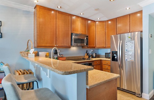 Belle Vista Condo | Classy Updated Condo | Steps from the Beach