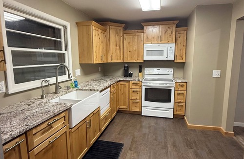 Casper House | Clean 3-bd house by Fairgrounds, WYO Sports Ranch, and Ford Wyoming Event Center