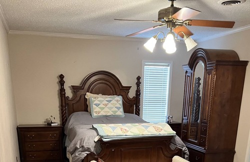 Saltillo House | Clean and cozy. Only minutes to City of Tupelo.