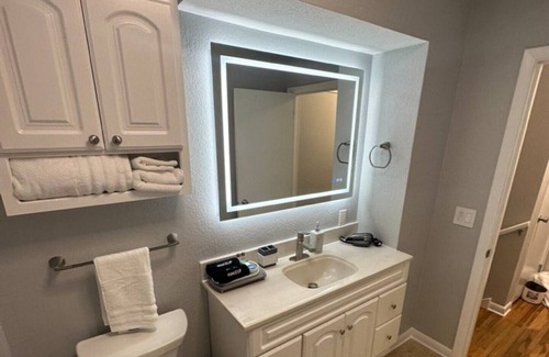 Bettendorf House | Clean and updated with a Hot Tub Minutes away from the new Bettendorf Waterpark