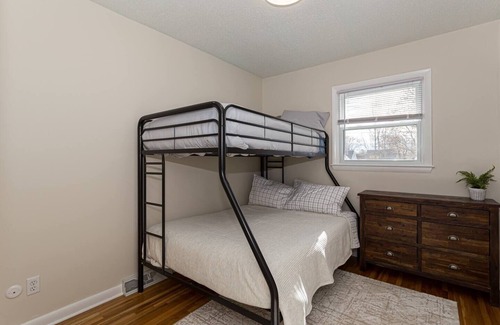 Bettendorf House | Clean and updated with a Hot Tub Minutes away from the new Bettendorf Waterpark