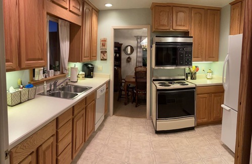 Billings House | Clean centrally located home. No work crews allowed